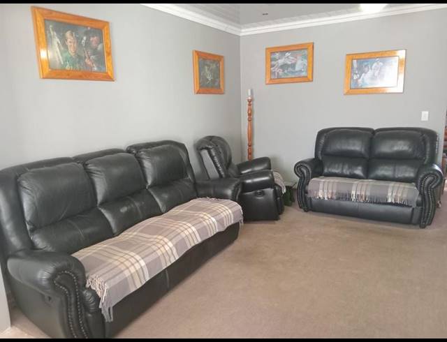 3 BEDROOM HOUSE FOR SALE IN BRACKENHURST